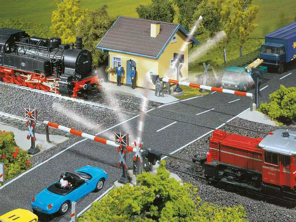 Original Faller 120171 H0 Beschrankter Bahnübergang