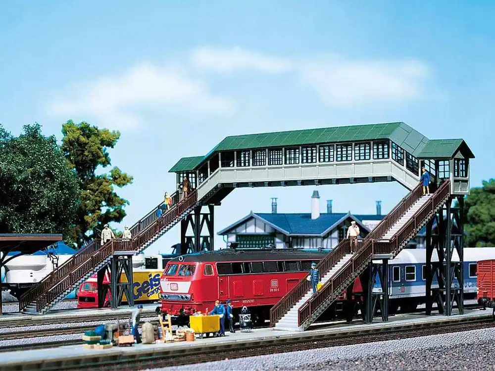 Geprüft Faller 120198 H0 Überdachte Fußgängerbrücke
