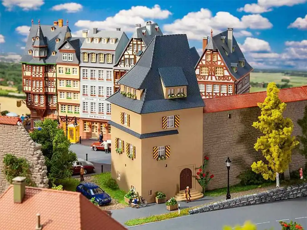 Faller 130821 H0 Historisches Stadthaus Sale