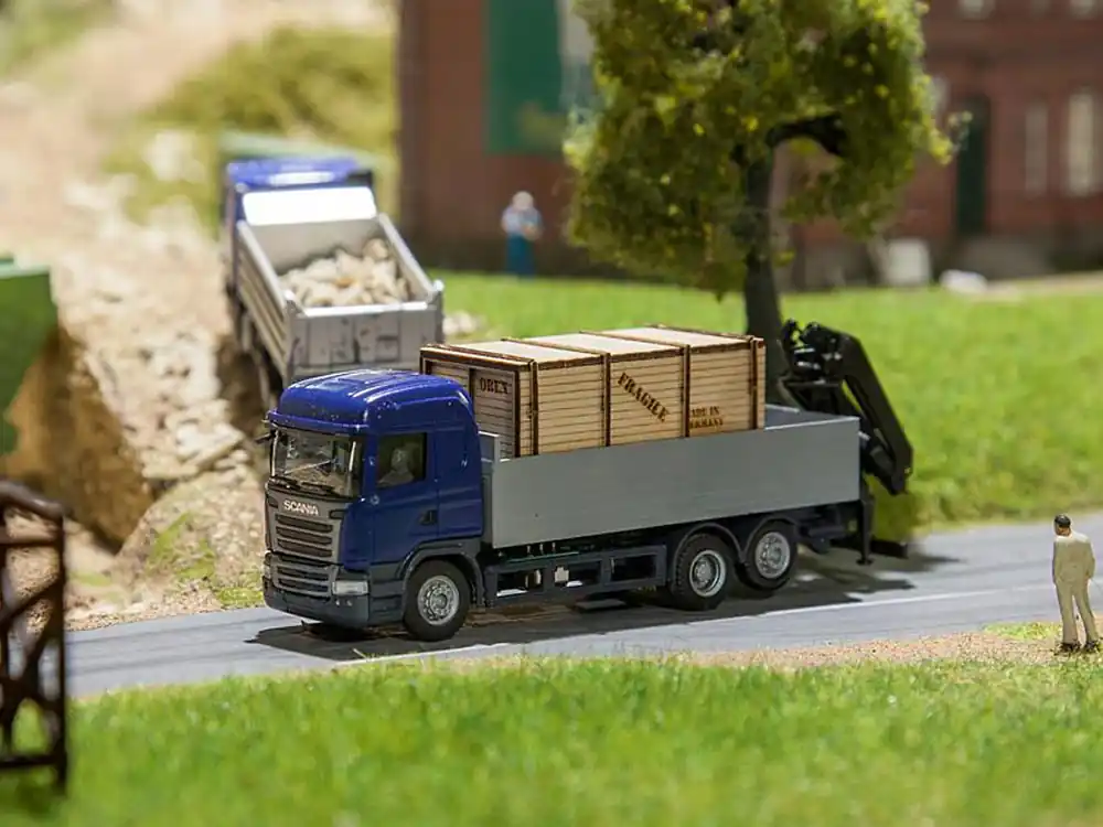 Faller 161597 H0 Car System LKW Scania R 13 HL Pritsche mit Holzkiste Herpa Geld-Zurück-Garantie