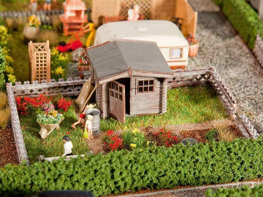 Weltweiter Versand Faller 180492 H0 Schrebergarten mit kleinem Gartenhäuschen