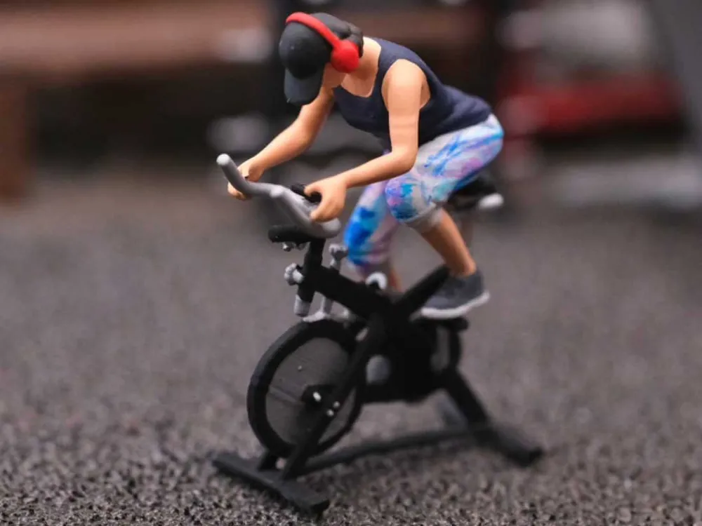 Modellbahn Union MU-H0-W92019 H0 Figurenset Gym Frau auf Indoor Fahrrad Cardio Spur H0 Knallerangebot
